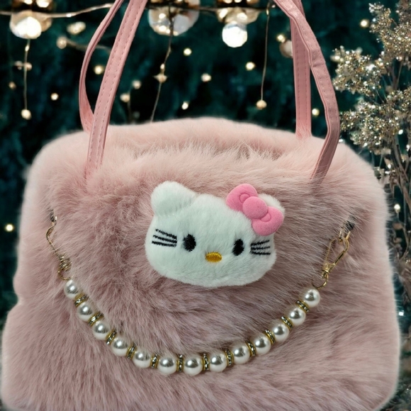 Hello Kitty Pink Faux Fur Handbag With Removable Pearl Accent Chain - Picture 4 of 8